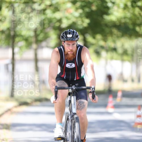 11.08.2024 - GEWOBA Citytriathlon Bremen H.Heesch http://msf.ph/oto/6798882 11.08.2024 11:55:42 Laufen  meine-sportfotos.de
