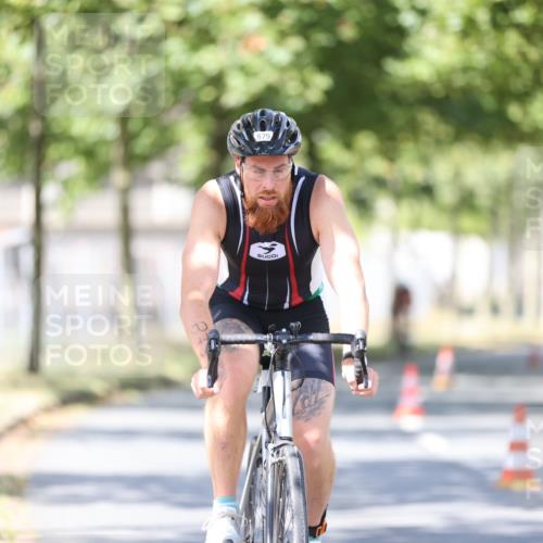 11.08.2024 - GEWOBA Citytriathlon Bremen H.Heesch http://msf.ph/oto/6798886 11.08.2024 11:55:42 Laufen  meine-sportfotos.de