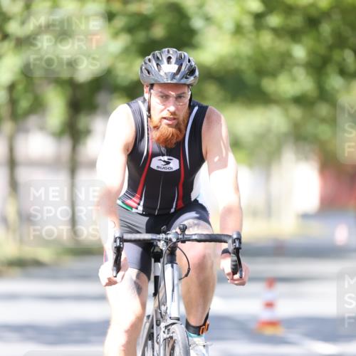 11.08.2024 - GEWOBA Citytriathlon Bremen H.Heesch http://msf.ph/oto/6798906 11.08.2024 11:55:43 Laufen  meine-sportfotos.de