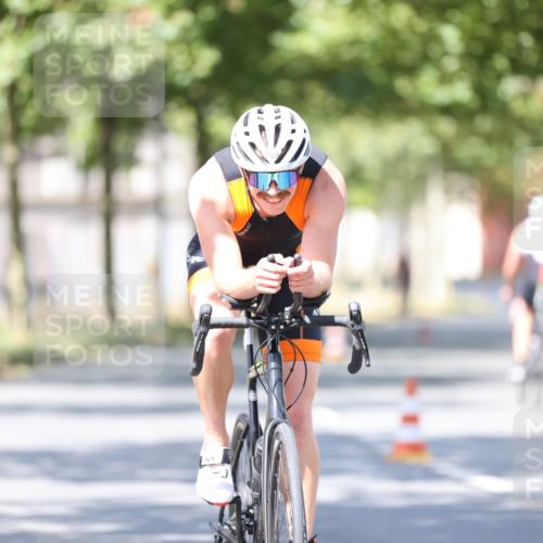 11.08.2024 - GEWOBA Citytriathlon Bremen H.Heesch http://msf.ph/oto/6798984 11.08.2024 11:55:49 Laufen  meine-sportfotos.de