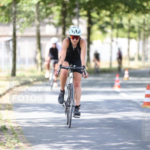 11.08.2024 - GEWOBA Citytriathlon Bremen H.Heesch http://msf.ph/oto/6799053 11.08.2024 11:56:08 Laufen  meine-sportfotos.de