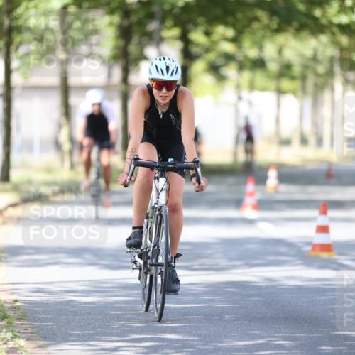 11.08.2024 - GEWOBA Citytriathlon Bremen H.Heesch http://msf.ph/oto/6799061 11.08.2024 11:56:09 Laufen  meine-sportfotos.de