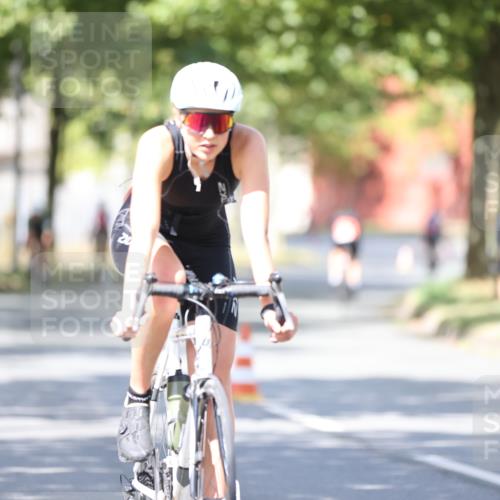 11.08.2024 - GEWOBA Citytriathlon Bremen H.Heesch http://msf.ph/oto/6799071 11.08.2024 11:56:09 Laufen  meine-sportfotos.de