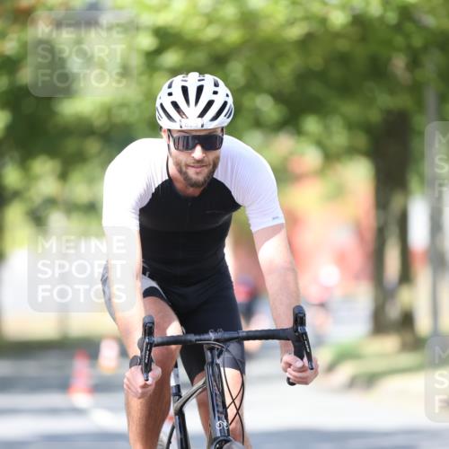 11.08.2024 - GEWOBA Citytriathlon Bremen H.Heesch http://msf.ph/oto/6799100 11.08.2024 11:56:12 Laufen  meine-sportfotos.de