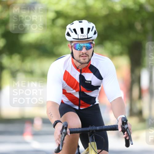 11.08.2024 - GEWOBA Citytriathlon Bremen H.Heesch http://msf.ph/oto/6799161 11.08.2024 11:56:17 Laufen  meine-sportfotos.de