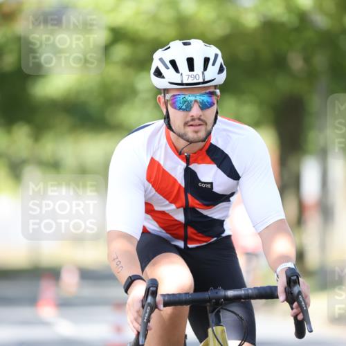 11.08.2024 - GEWOBA Citytriathlon Bremen H.Heesch http://msf.ph/oto/6799163 11.08.2024 11:56:17 Laufen  meine-sportfotos.de