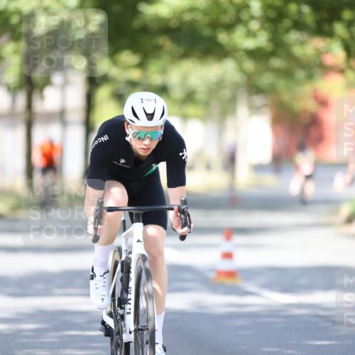 11.08.2024 - GEWOBA Citytriathlon Bremen H.Heesch http://msf.ph/oto/6799184 11.08.2024 11:56:27 Laufen  meine-sportfotos.de