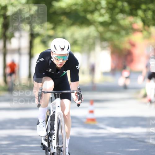 11.08.2024 - GEWOBA Citytriathlon Bremen H.Heesch http://msf.ph/oto/6799186 11.08.2024 11:56:27 Laufen  meine-sportfotos.de
