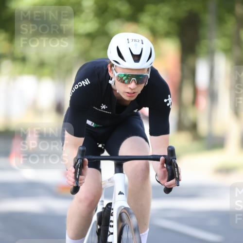 11.08.2024 - GEWOBA Citytriathlon Bremen H.Heesch http://msf.ph/oto/6799202 11.08.2024 11:56:27 Laufen  meine-sportfotos.de