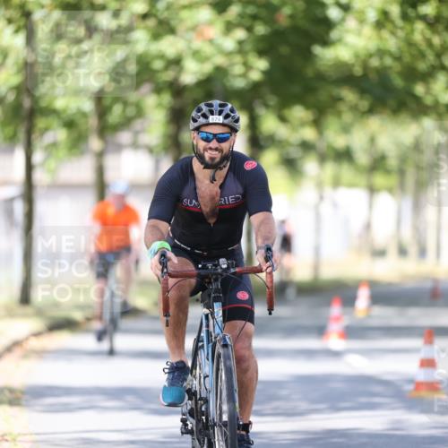 11.08.2024 - GEWOBA Citytriathlon Bremen H.Heesch http://msf.ph/oto/6799231 11.08.2024 11:56:29 Laufen  meine-sportfotos.de