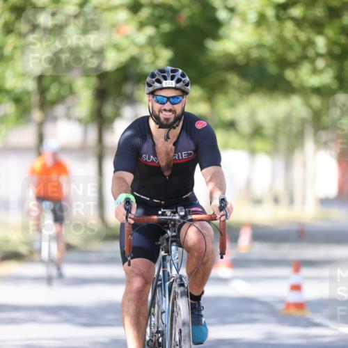 11.08.2024 - GEWOBA Citytriathlon Bremen H.Heesch http://msf.ph/oto/6799241 11.08.2024 11:56:30 Laufen  meine-sportfotos.de