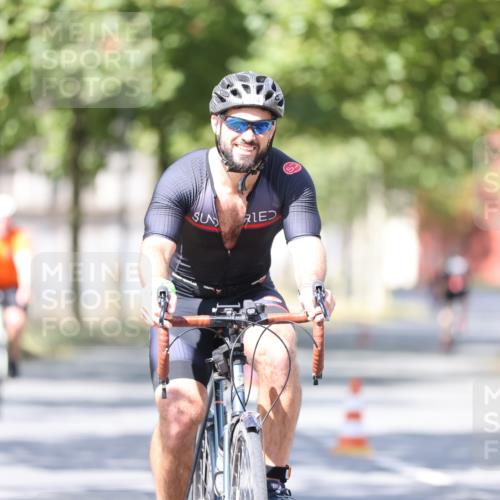 11.08.2024 - GEWOBA Citytriathlon Bremen H.Heesch http://msf.ph/oto/6799249 11.08.2024 11:56:30 Laufen  meine-sportfotos.de