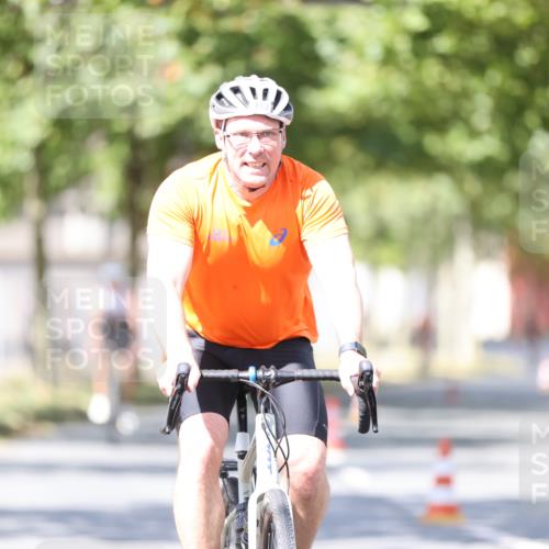 11.08.2024 - GEWOBA Citytriathlon Bremen H.Heesch http://msf.ph/oto/6799273 11.08.2024 11:56:32 Laufen  meine-sportfotos.de