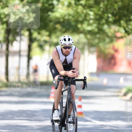 11.08.2024 - GEWOBA Citytriathlon Bremen H.Heesch http://msf.ph/oto/6799292 11.08.2024 11:56:35 Laufen  meine-sportfotos.de