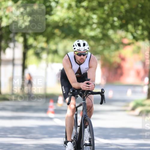 11.08.2024 - GEWOBA Citytriathlon Bremen H.Heesch http://msf.ph/oto/6799296 11.08.2024 11:56:35 Laufen  meine-sportfotos.de