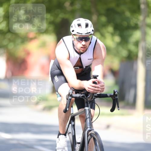 11.08.2024 - GEWOBA Citytriathlon Bremen H.Heesch http://msf.ph/oto/6799316 11.08.2024 11:56:36 Laufen  meine-sportfotos.de
