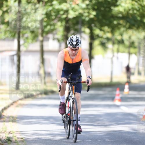 11.08.2024 - GEWOBA Citytriathlon Bremen H.Heesch http://msf.ph/oto/6799328 11.08.2024 11:56:41 Laufen  meine-sportfotos.de