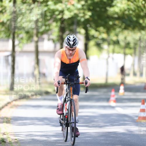 11.08.2024 - GEWOBA Citytriathlon Bremen H.Heesch http://msf.ph/oto/6799330 11.08.2024 11:56:41 Laufen  meine-sportfotos.de