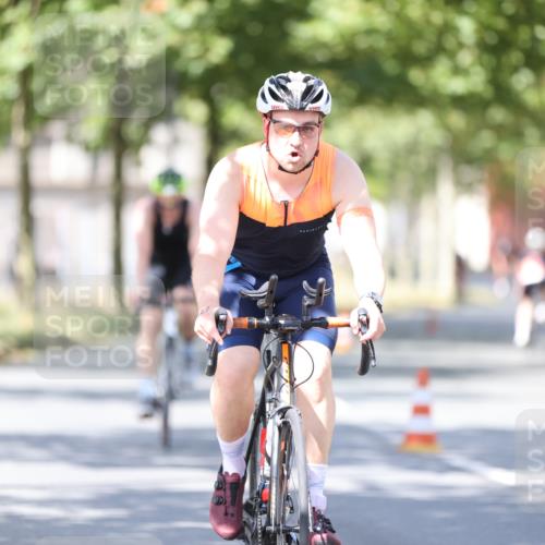 11.08.2024 - GEWOBA Citytriathlon Bremen H.Heesch http://msf.ph/oto/6799353 11.08.2024 11:56:42 Laufen  meine-sportfotos.de