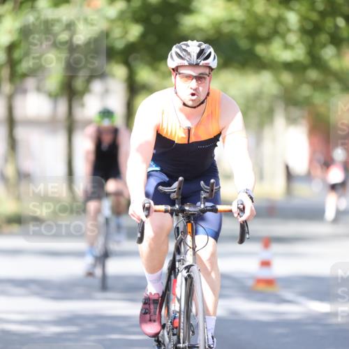 11.08.2024 - GEWOBA Citytriathlon Bremen H.Heesch http://msf.ph/oto/6799355 11.08.2024 11:56:42 Laufen  meine-sportfotos.de