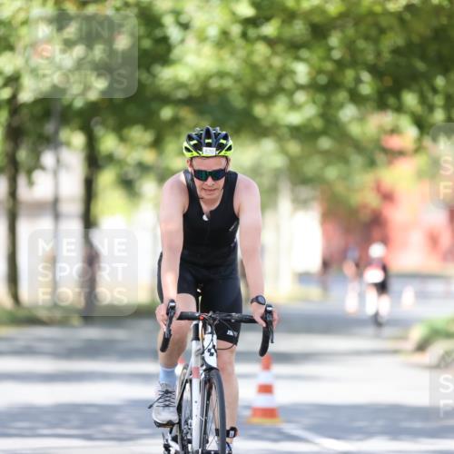 11.08.2024 - GEWOBA Citytriathlon Bremen H.Heesch http://msf.ph/oto/6799367 11.08.2024 11:56:43 Laufen  meine-sportfotos.de