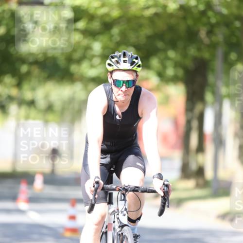 11.08.2024 - GEWOBA Citytriathlon Bremen H.Heesch http://msf.ph/oto/6799383 11.08.2024 11:56:43 Laufen  meine-sportfotos.de