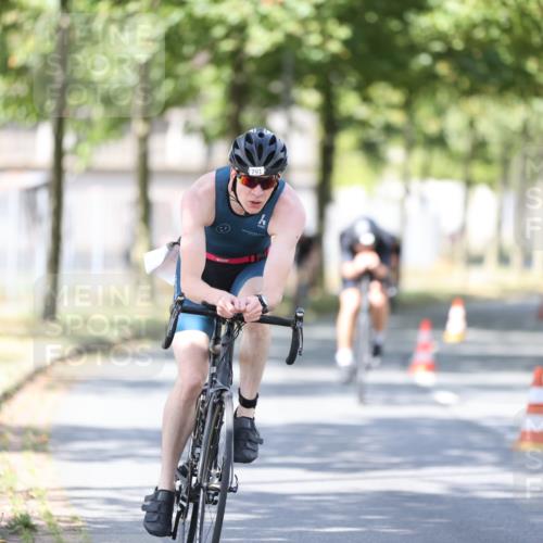 11.08.2024 - GEWOBA Citytriathlon Bremen H.Heesch http://msf.ph/oto/6799401 11.08.2024 11:56:48 Laufen  meine-sportfotos.de