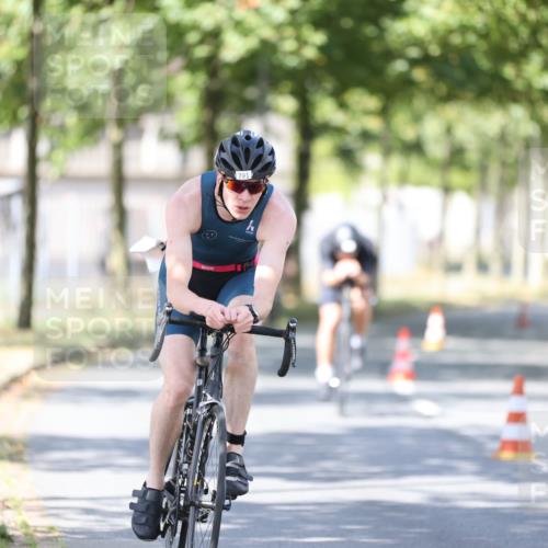 11.08.2024 - GEWOBA Citytriathlon Bremen H.Heesch http://msf.ph/oto/6799403 11.08.2024 11:56:49 Laufen  meine-sportfotos.de
