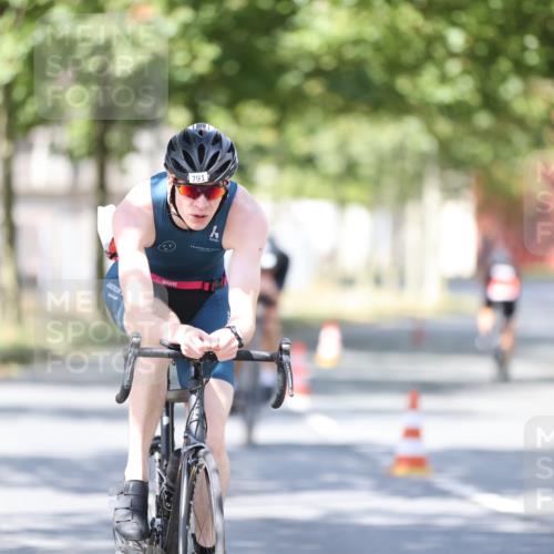 11.08.2024 - GEWOBA Citytriathlon Bremen H.Heesch http://msf.ph/oto/6799413 11.08.2024 11:56:49 Laufen  meine-sportfotos.de