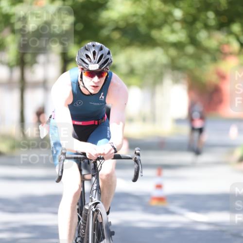 11.08.2024 - GEWOBA Citytriathlon Bremen H.Heesch http://msf.ph/oto/6799419 11.08.2024 11:56:49 Laufen  meine-sportfotos.de