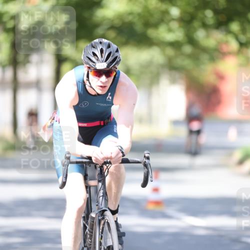11.08.2024 - GEWOBA Citytriathlon Bremen H.Heesch http://msf.ph/oto/6799421 11.08.2024 11:56:49 Laufen  meine-sportfotos.de