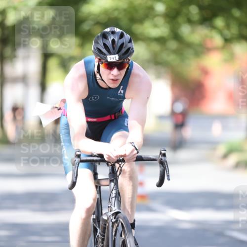 11.08.2024 - GEWOBA Citytriathlon Bremen H.Heesch http://msf.ph/oto/6799425 11.08.2024 11:56:49 Laufen  meine-sportfotos.de