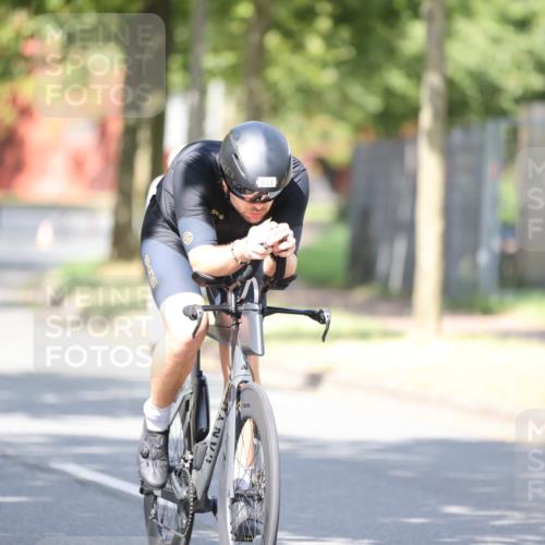 11.08.2024 - GEWOBA Citytriathlon Bremen H.Heesch http://msf.ph/oto/6799448 11.08.2024 11:56:50 Laufen  meine-sportfotos.de