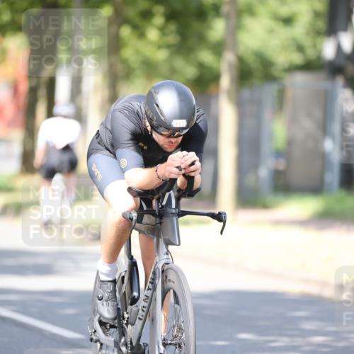 11.08.2024 - GEWOBA Citytriathlon Bremen H.Heesch http://msf.ph/oto/6799451 11.08.2024 11:56:51 Laufen  meine-sportfotos.de