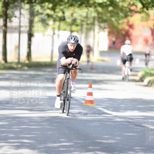 11.08.2024 - GEWOBA Citytriathlon Bremen H.Heesch http://msf.ph/oto/6799464 11.08.2024 11:56:53 Laufen  meine-sportfotos.de