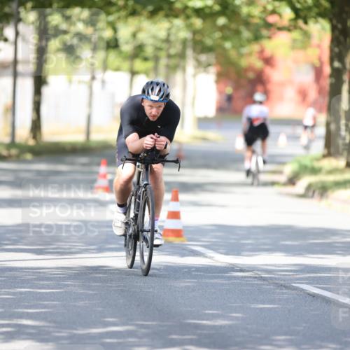 11.08.2024 - GEWOBA Citytriathlon Bremen H.Heesch http://msf.ph/oto/6799470 11.08.2024 11:56:53 Laufen  meine-sportfotos.de