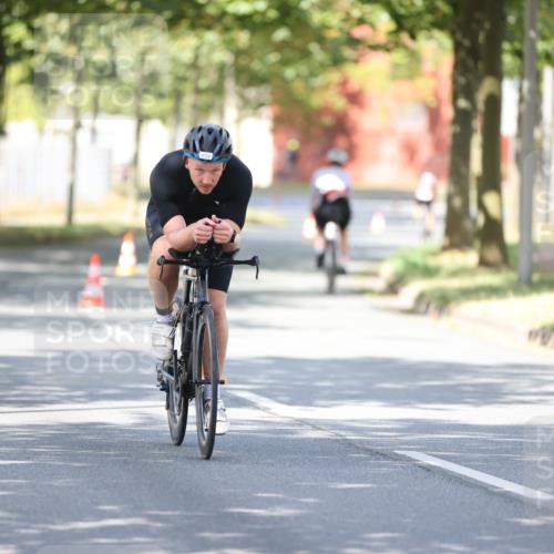 11.08.2024 - GEWOBA Citytriathlon Bremen H.Heesch http://msf.ph/oto/6799476 11.08.2024 11:56:54 Laufen  meine-sportfotos.de