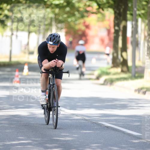 11.08.2024 - GEWOBA Citytriathlon Bremen H.Heesch http://msf.ph/oto/6799480 11.08.2024 11:56:54 Laufen  meine-sportfotos.de