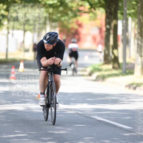 11.08.2024 - GEWOBA Citytriathlon Bremen H.Heesch http://msf.ph/oto/6799483 11.08.2024 11:56:54 Laufen  meine-sportfotos.de