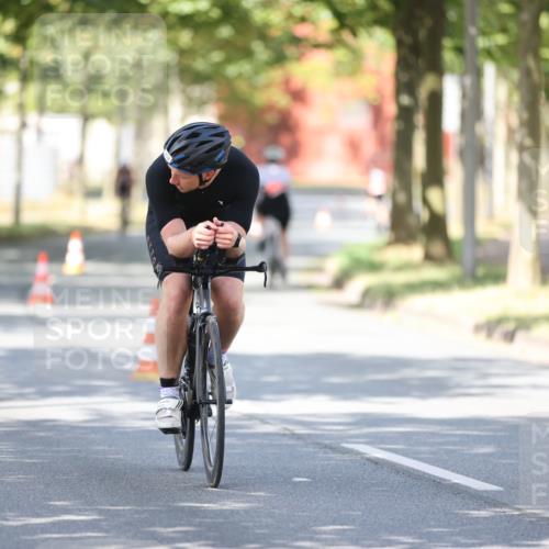 11.08.2024 - GEWOBA Citytriathlon Bremen H.Heesch http://msf.ph/oto/6799485 11.08.2024 11:56:54 Laufen  meine-sportfotos.de