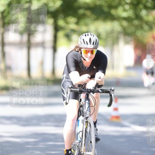 11.08.2024 - GEWOBA Citytriathlon Bremen H.Heesch http://msf.ph/oto/6799490 11.08.2024 11:56:55 Laufen  meine-sportfotos.de