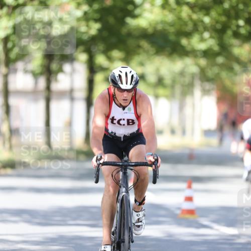 11.08.2024 - GEWOBA Citytriathlon Bremen H.Heesch http://msf.ph/oto/6799532 11.08.2024 11:57:02 Laufen  meine-sportfotos.de