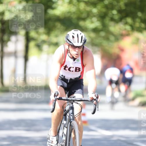11.08.2024 - GEWOBA Citytriathlon Bremen H.Heesch http://msf.ph/oto/6799546 11.08.2024 11:57:02 Laufen  meine-sportfotos.de