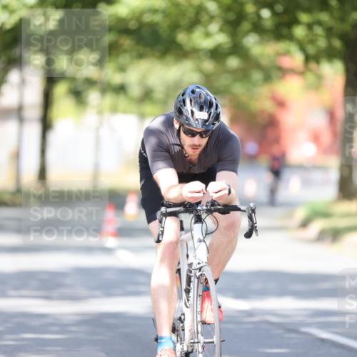 11.08.2024 - GEWOBA Citytriathlon Bremen H.Heesch http://msf.ph/oto/6799614 11.08.2024 11:57:15 Laufen  meine-sportfotos.de