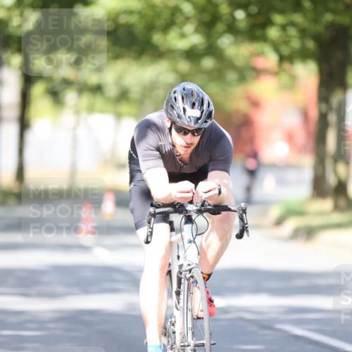 11.08.2024 - GEWOBA Citytriathlon Bremen H.Heesch http://msf.ph/oto/6799616 11.08.2024 11:57:15 Laufen  meine-sportfotos.de