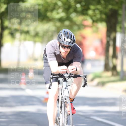 11.08.2024 - GEWOBA Citytriathlon Bremen H.Heesch http://msf.ph/oto/6799618 11.08.2024 11:57:15 Laufen  meine-sportfotos.de