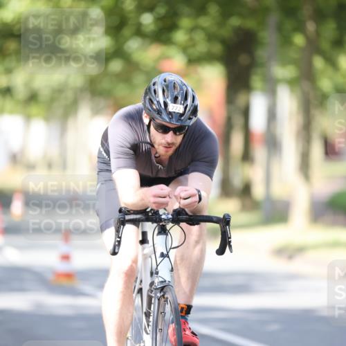 11.08.2024 - GEWOBA Citytriathlon Bremen H.Heesch http://msf.ph/oto/6799624 11.08.2024 11:57:16 Laufen  meine-sportfotos.de