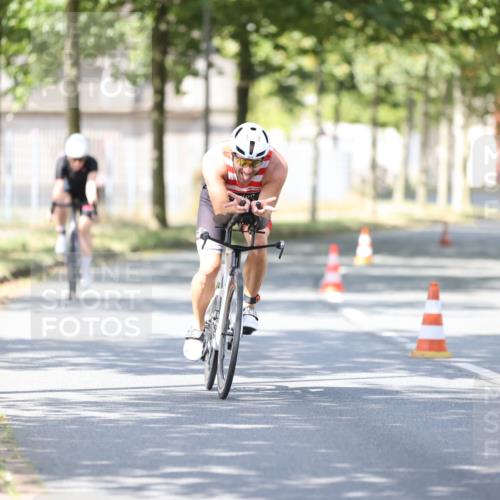 11.08.2024 - GEWOBA Citytriathlon Bremen H.Heesch http://msf.ph/oto/6799647 11.08.2024 11:57:29 Laufen  meine-sportfotos.de