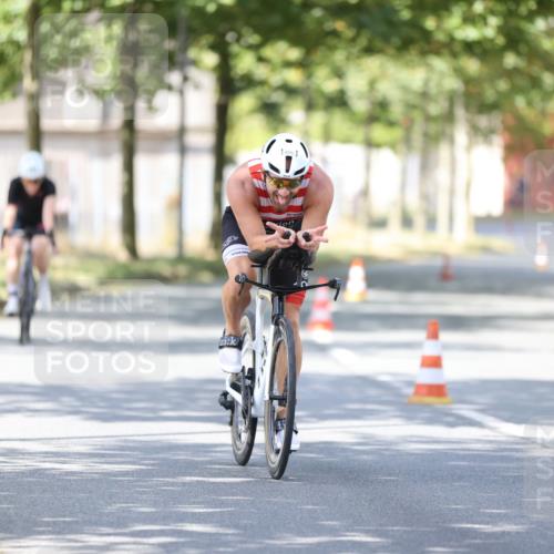 11.08.2024 - GEWOBA Citytriathlon Bremen H.Heesch http://msf.ph/oto/6799655 11.08.2024 11:57:30 Laufen  meine-sportfotos.de