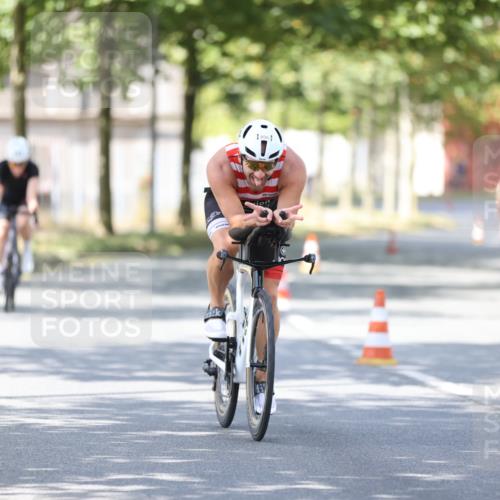 11.08.2024 - GEWOBA Citytriathlon Bremen H.Heesch http://msf.ph/oto/6799657 11.08.2024 11:57:30 Laufen  meine-sportfotos.de